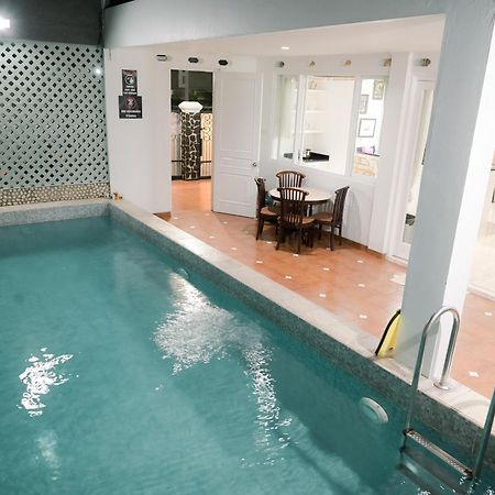Kirana Guest House Bogor Buitenkant foto