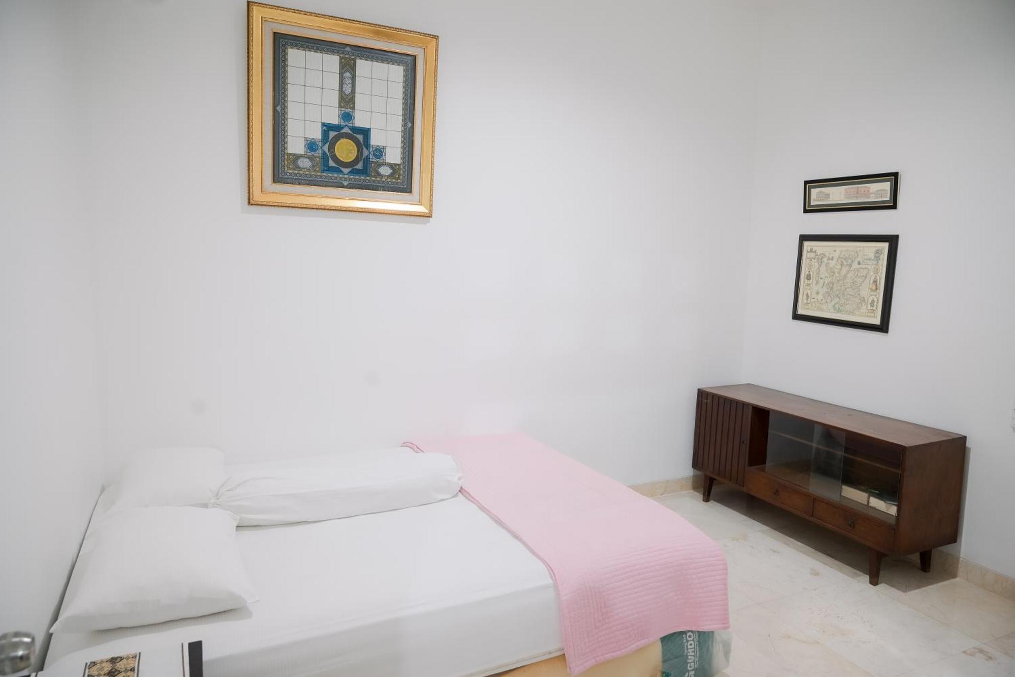Kirana Guest House Bogor Buitenkant foto