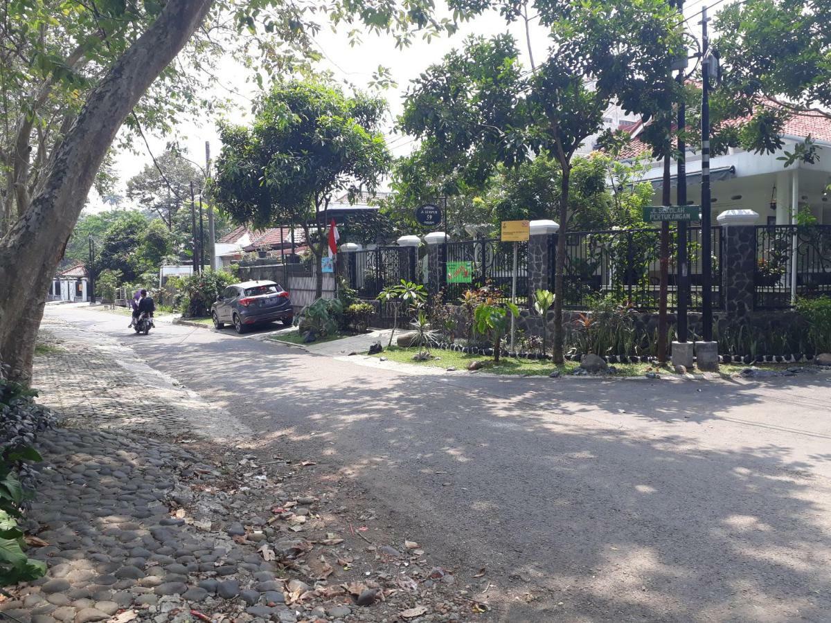Kirana Guest House Bogor Buitenkant foto